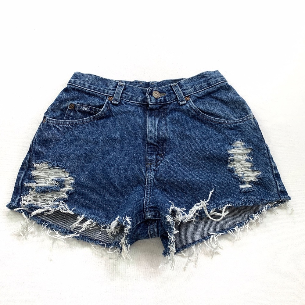 LEE Cutoffs/ Waist 26-27/ Girlfriend Cut